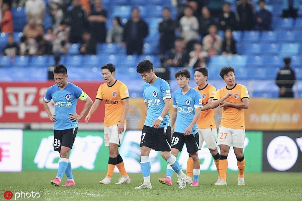 意媒：尤文只想先租后买弗格森 英超多队愿报价至少2500万欧现金据全尤文报道，尤文图斯只想先租后买博洛尼亚中场刘易斯-弗格森，但英超多支球队都愿意开出2500万欧元的报价。